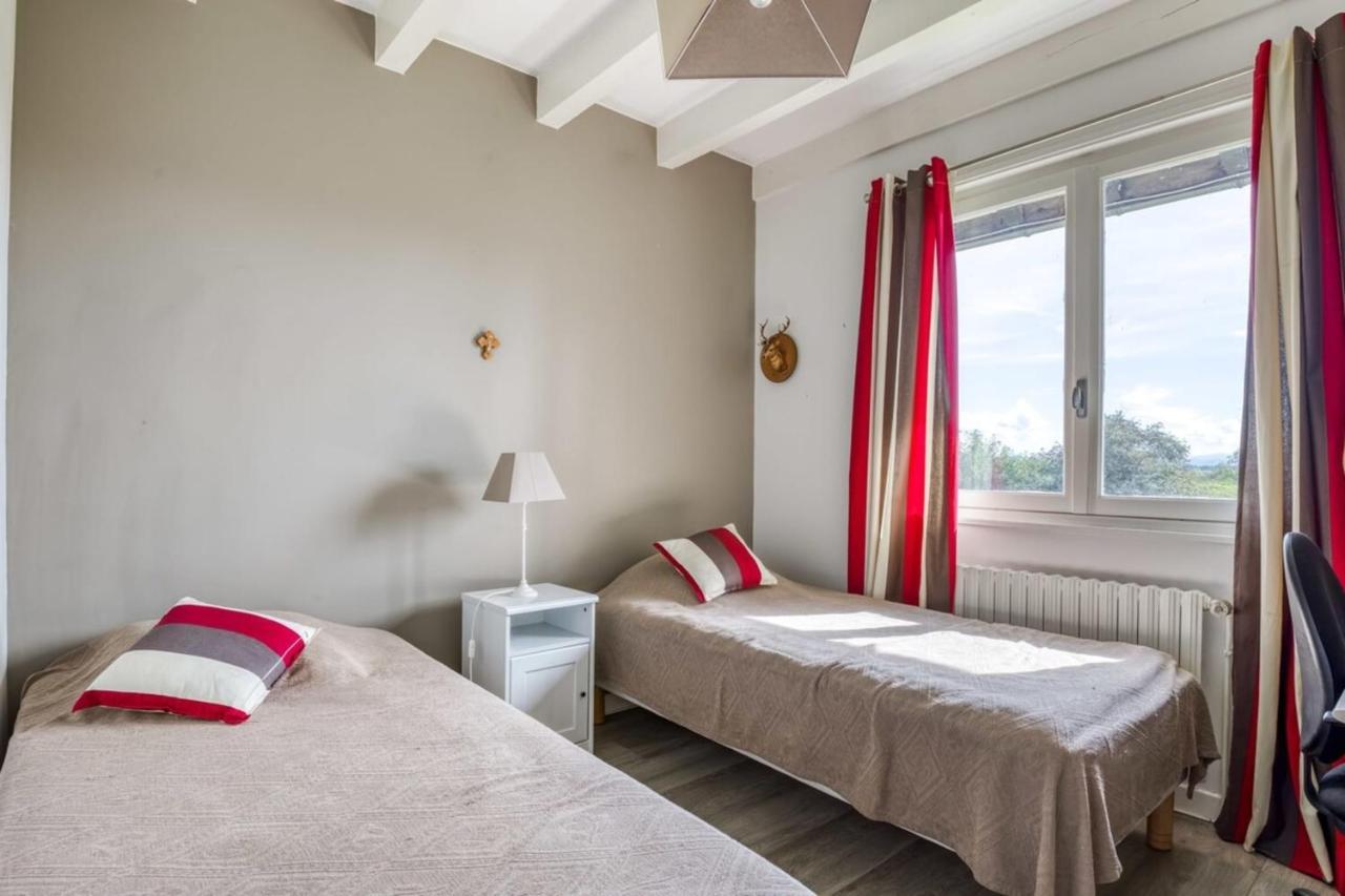 Family Villa At 1H15 From Lyon Precieux Exterior photo